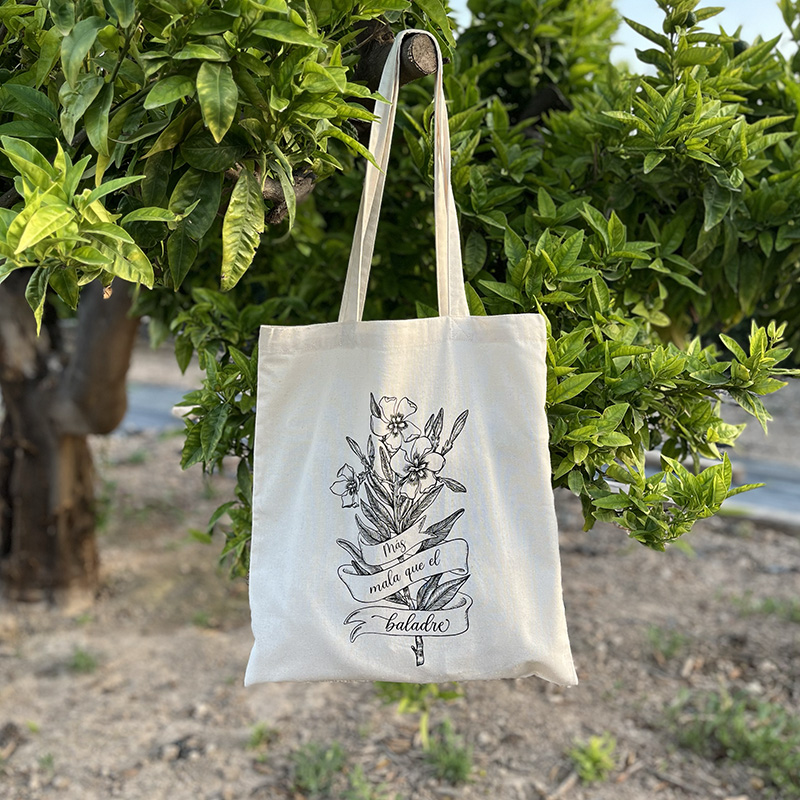 Foto árbol bolsa natural más mala que el baladre