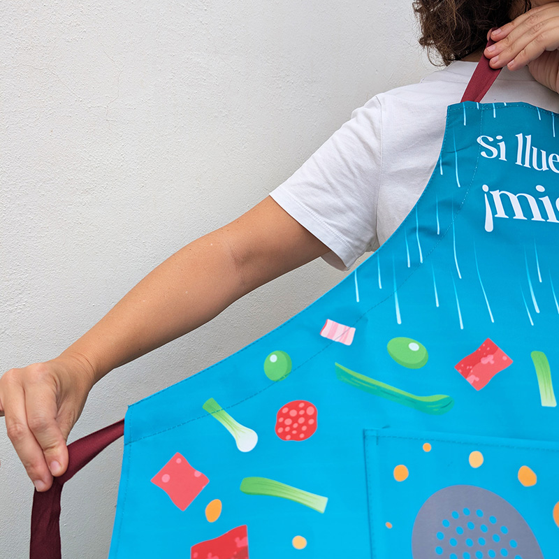 Detalle cinta ajustable delantal migas